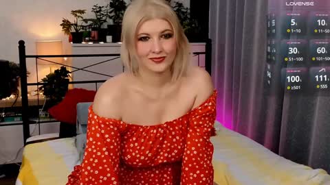 Snapshot of olisunny5 chatting on 12/26/24, 03:16 OliSunny Olivia online show from 12/26/24, 03:16