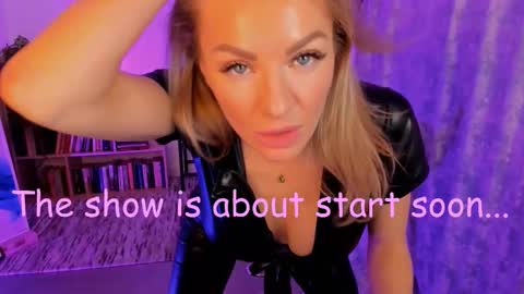 oliva_candy online show from 09/17/25, 06:53