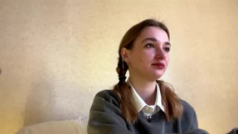 Snapshot of olivaharcar chatting on 09/26/25, 09:02 Olivia here online show from 09/26/25, 09:02