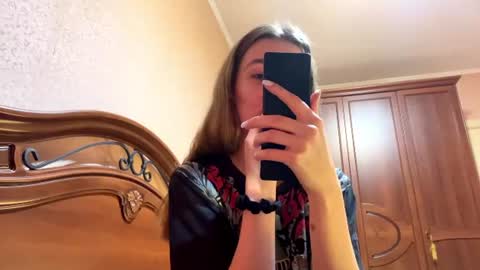 Snapshot of olivaharcar chatting on 07/25/26, 10:02 Olivia here online show from 07/25/26, 10:02