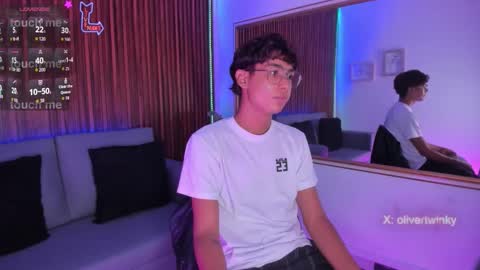 oliver20__ online show from 03/28/26, 07:52