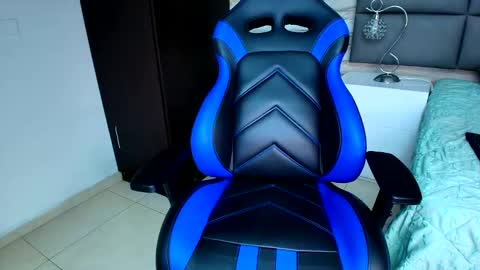 Snapshot of oliver__brown chatting on 01/28/25, 08:26 Oliver online show from 01/28/25, 08:26