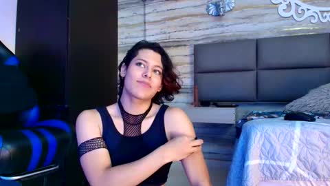 Snapshot of oliver__brown chatting on 12/20/25, 01:23 Oliver online show from 12/20/25, 01:23