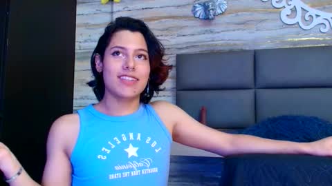 Snapshot of oliver__brown chatting on 01/11/26, 12:15 Oliver online show from 01/11/26, 12:15