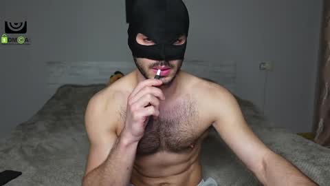 Snapshot of oliver_baker chatting on 02/01/25, 03:18 Oliver  Kaen online show from 02/01/25, 03:18
