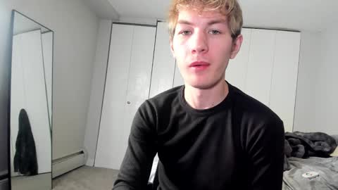 Snapshot of oliver_beck chatting on 12/03/24, 02:47 Oliver Beck online show from 12/03/24, 02:47