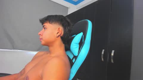 Oliver bray online show from 10/27/25, 05:17