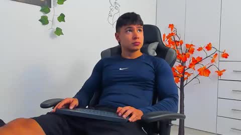 Snapshot of oliver_bray chatting on 01/12/26, 07:52 Oliver bray online show from 01/12/26, 07:52