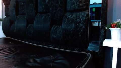 Snapshot of oliver_conort_ chatting on 12/08/24, 09:57 Olive Connort online show from 12/08/24, 09:57