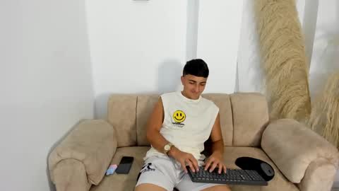 OLIVER online show from 02/04/26, 02:01