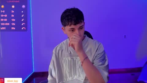 oliveeer online show from 12/13/25, 07:53