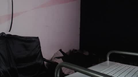 oliver_laid_2023 online show from 12/14/24, 03:18