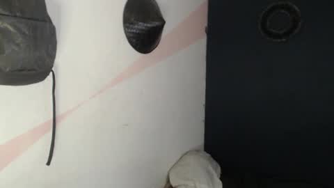 oliver_laid_2023 online show from 12/15/24, 03:24