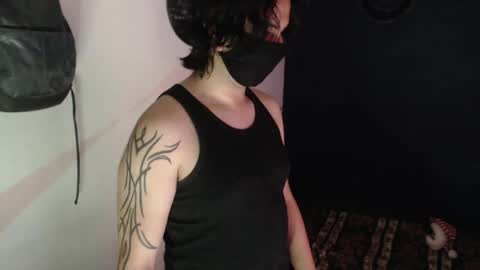 oliver_laid_2023 online show from 12/16/24, 11:44