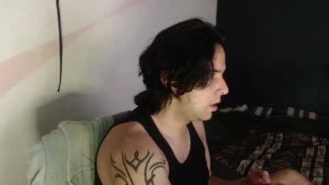 oliver_laid_2023 online show from 12/17/24, 03:39