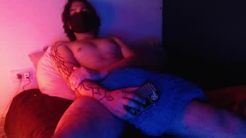 oliver_laid_2023 online show from 01/05/25, 12:31