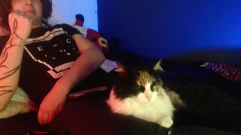 oliver_laid_2023 online show from 02/03/25, 12:58