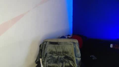 oliver_laid_2023 online show from 02/03/25, 04:04