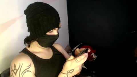 oliver_laid_2023 online show from 02/23/25, 01:02