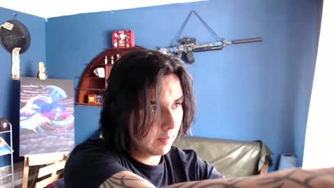 oliver_laid_2023 online show from 09/15/25, 04:29