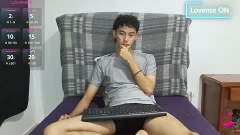Snapshot of oliver_rayman chatting on 11/16/25, 02:06 Oliver Rayman online show from 11/16/25, 02:06