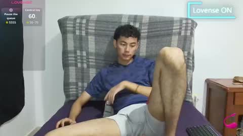 Snapshot of oliver_rayman chatting on 11/16/25, 11:43 Oliver Rayman online show from 11/16/25, 11:43