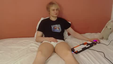 Snapshot of oliver_sweet_ chatting on 05/20/26, 02:07 Oliver online show from 05/20/26, 02:07