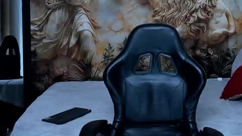 oliver_tommy online show from 11/23/25, 12:21