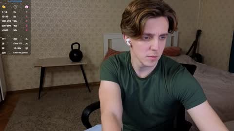 Snapshot of oliver_travis chatting on 12/08/24, 11:40 Oliver Evans online show from 12/08/24, 11:40