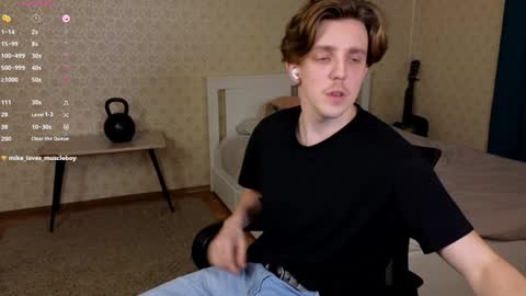 Snapshot of oliver_travis chatting on 12/16/24, 12:37 Oliver Evans online show from 12/16/24, 12:37