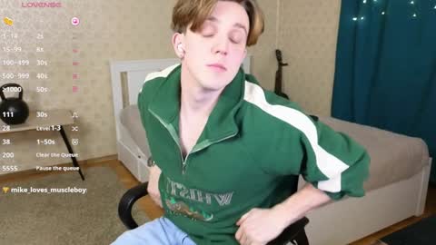 Snapshot of oliver_travis chatting on 12/19/24, 11:46 Oliver Evans online show from 12/19/24, 11:46