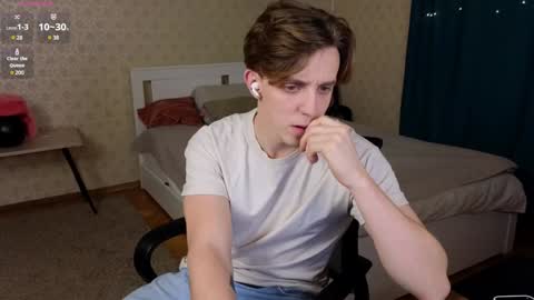 Snapshot of oliver_travis chatting on 12/24/24, 11:55 Oliver Evans online show from 12/24/24, 11:55