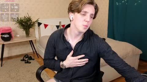 Snapshot of oliver_travis chatting on 01/04/25, 11:27 Oliver Evans online show from 01/04/25, 11:27