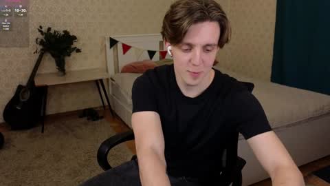 Snapshot of oliver_travis chatting on 01/20/25, 11:32 Oliver Evans online show from 01/20/25, 11:32