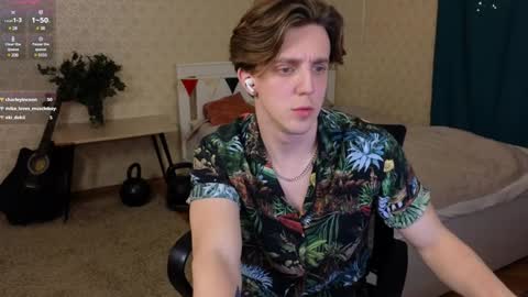 Snapshot of oliver_travis chatting on 02/07/25, 03:01 Oliver Evans online show from 02/07/25, 03:01