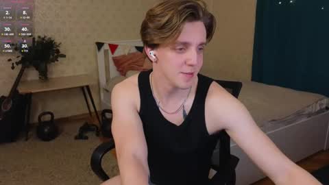 Snapshot of oliver_travis chatting on 02/13/25, 11:37 Oliver Evans online show from 02/13/25, 11:37