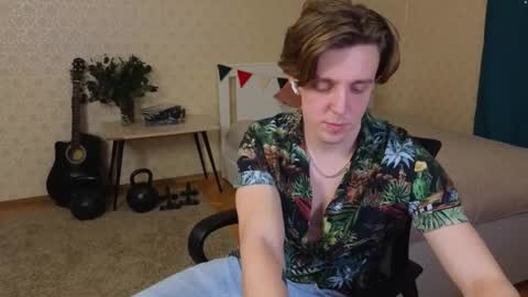 Snapshot of oliver_travis chatting on 02/16/25, 11:26 Oliver Evans online show from 02/16/25, 11:26