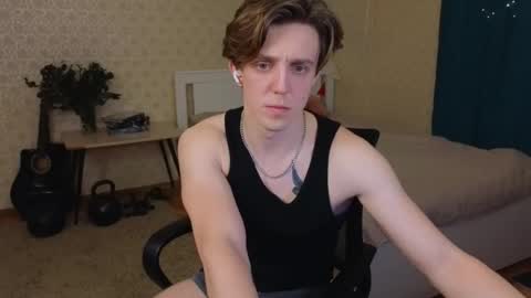 Snapshot of oliver_travis chatting on 02/18/25, 12:15 Oliver Evans online show from 02/18/25, 12:15