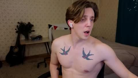 Snapshot of oliver_travis chatting on 03/01/25, 12:28 Oliver Evans online show from 03/01/25, 12:28