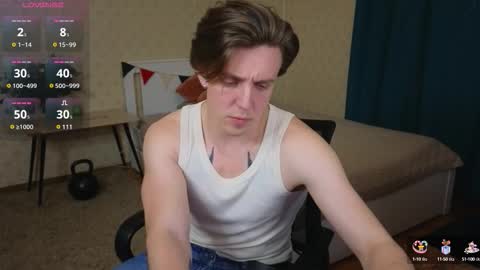 Snapshot of oliver_travis chatting on 09/12/25, 12:22 Oliver Evans online show from 09/12/25, 12:22