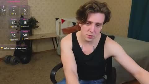 Snapshot of oliver_travis chatting on 11/12/25, 11:36 Oliver Evans online show from 11/12/25, 11:36