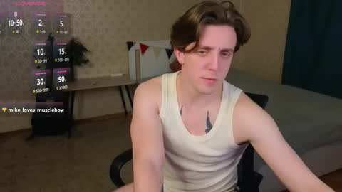 Snapshot of oliver_travis chatting on 11/21/25, 01:15 Oliver Evans online show from 11/21/25, 01:15