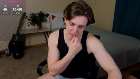 Snapshot of oliver_travis chatting on 02/11/26, 03:44 Oliver Evans online show from 02/11/26, 03:44