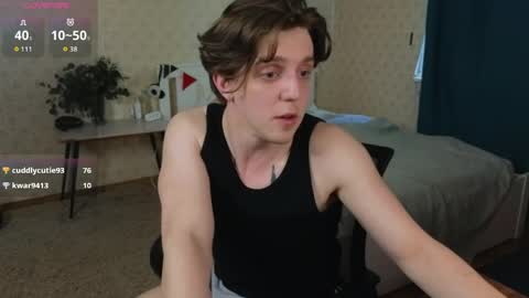 Snapshot of oliver_travis chatting on 05/08/26, 04:07 Oliver Evans online show from 05/08/26, 04:07