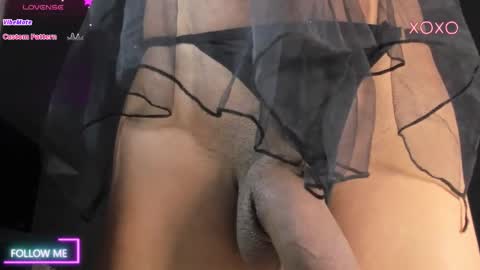 Snapshot of oliver_wonderful chatting on 10/25/25, 10:01 Oliver online show from 10/25/25, 10:01