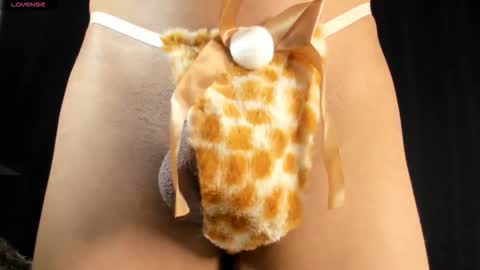 Snapshot of oliver_wonderful chatting on 10/30/25, 10:06 Oliver online show from 10/30/25, 10:06