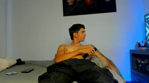 Oliver bennet online show from 10/19/25, 08:20