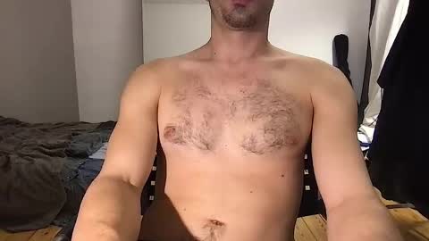 oliverbisbis1 online show from 10/04/25, 12:08