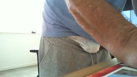 Snapshot of oliverblue88560938 chatting on 11/27/25, 11:56 Rene online show from 11/27/25, 11:56
