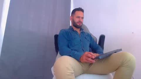 oliver online show from 12/31/24, 04:46